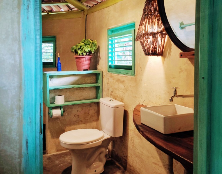 Washroom of the Standard Chalet Triple at Convento Arcadia, Atins